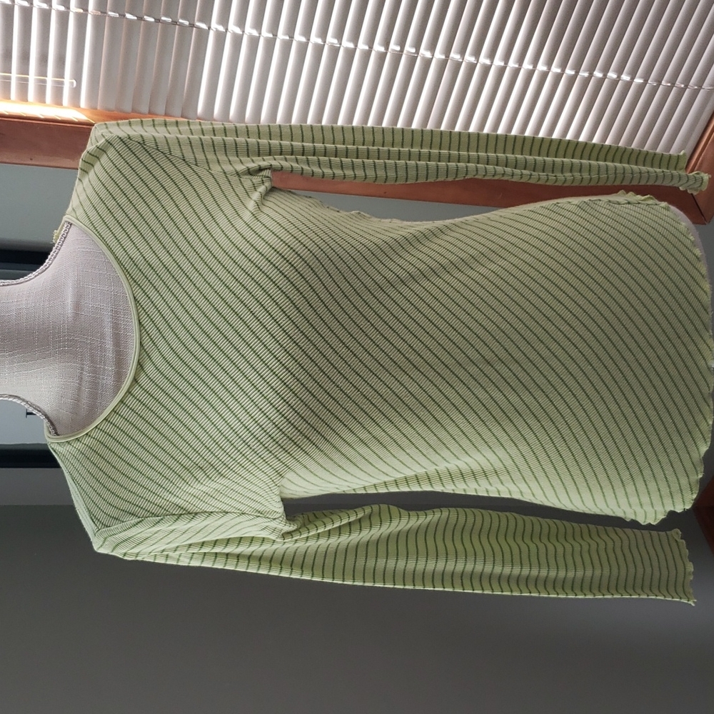 Lemon green top